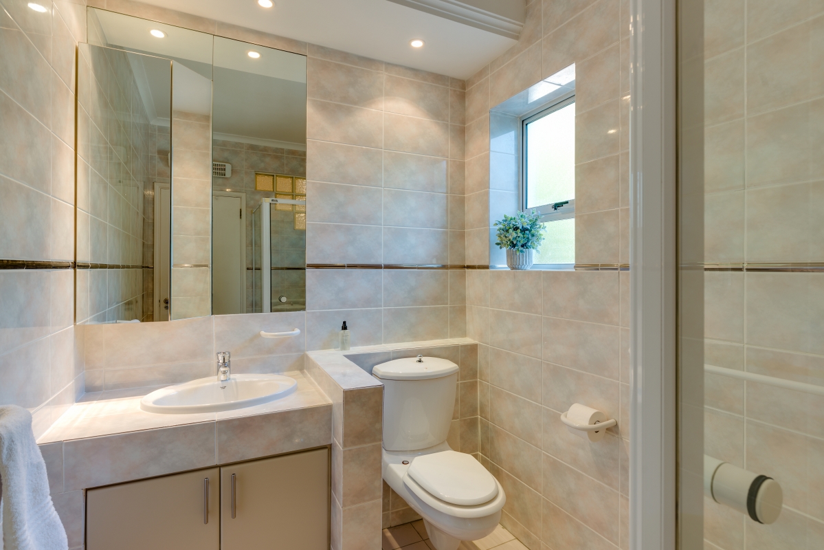 15 Woodford